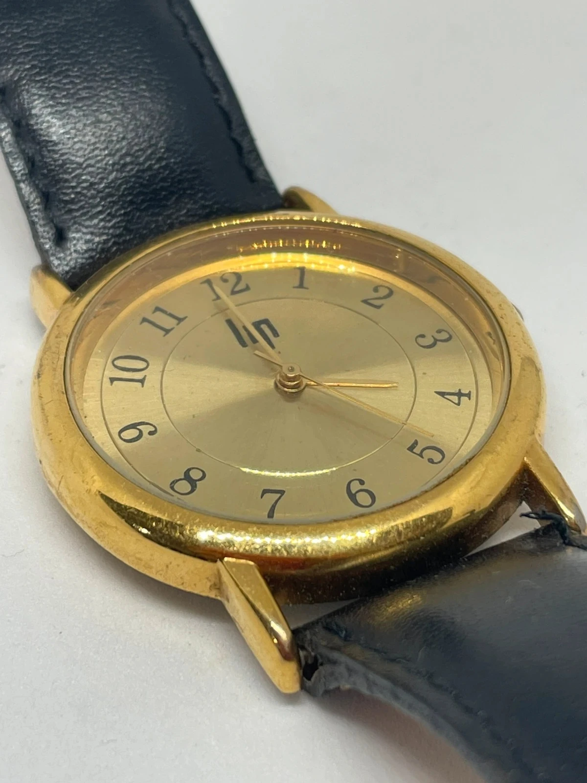Reloj LIP vintage cuarzo dorado 33,6 mm – números arábigos, clásico francés 80/90 – photo 4